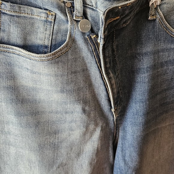 RISEN High-rise Crossover 2-tone Jeans - Picture 12 of 13